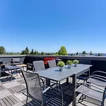 Modern Ballard Townhome With Rooftop Views